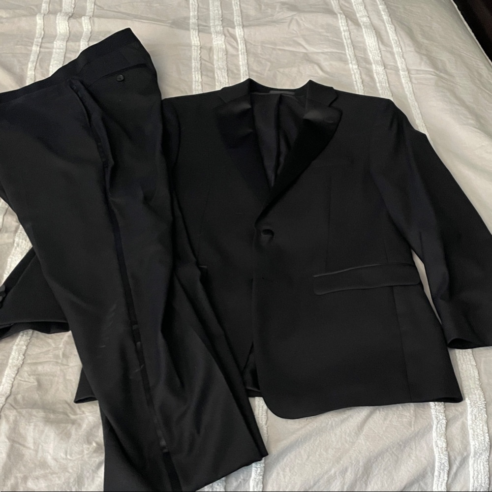 Calvin Klein 40R (pants 34/28) Tuxedo